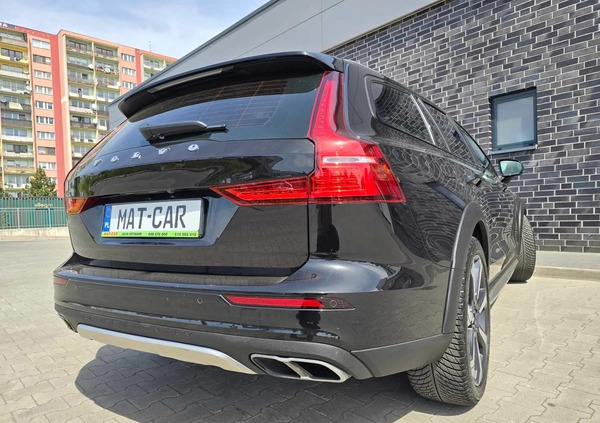 Volvo V60 Cross Country cena 132900 przebieg: 179000, rok produkcji 2020 z Zabrze małe 781